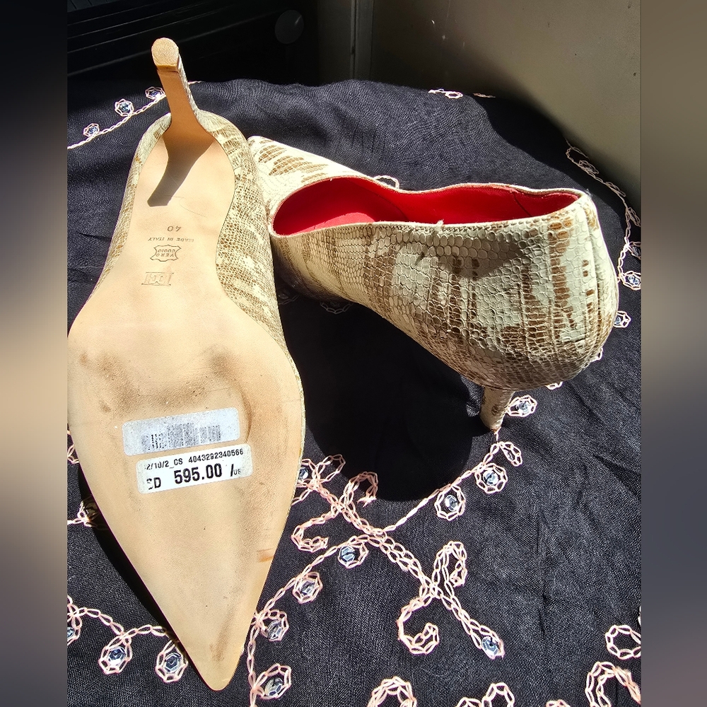 Escada Cream and Tan Heels with Textured Pointed Toe - Picture 7 of 13